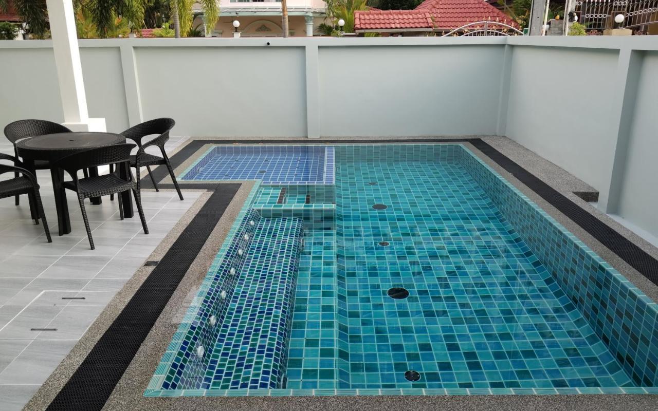 Private Pool Villa With Jacuzzi At Royal Park Village - Walk To The Beach - 6 People - Max 3 Males (Adults Only) Jomtien Beach Zewnętrze zdjęcie