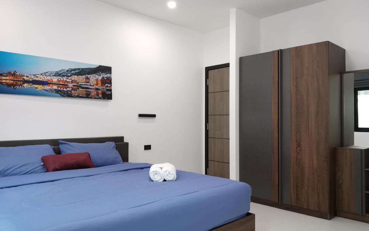 Private Pool Villa With Jacuzzi At Royal Park Village - Walk To The Beach - 6 People - Max 3 Males (Adults Only) Jomtien Beach Zewnętrze zdjęcie