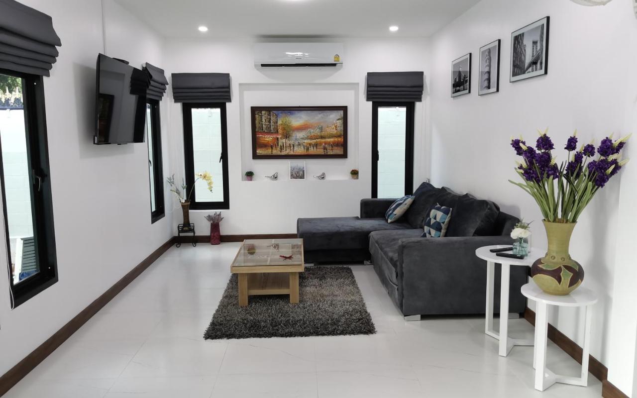 Private Pool Villa With Jacuzzi At Royal Park Village - Walk To The Beach - 6 People - Max 3 Males (Adults Only) Jomtien Beach Zewnętrze zdjęcie