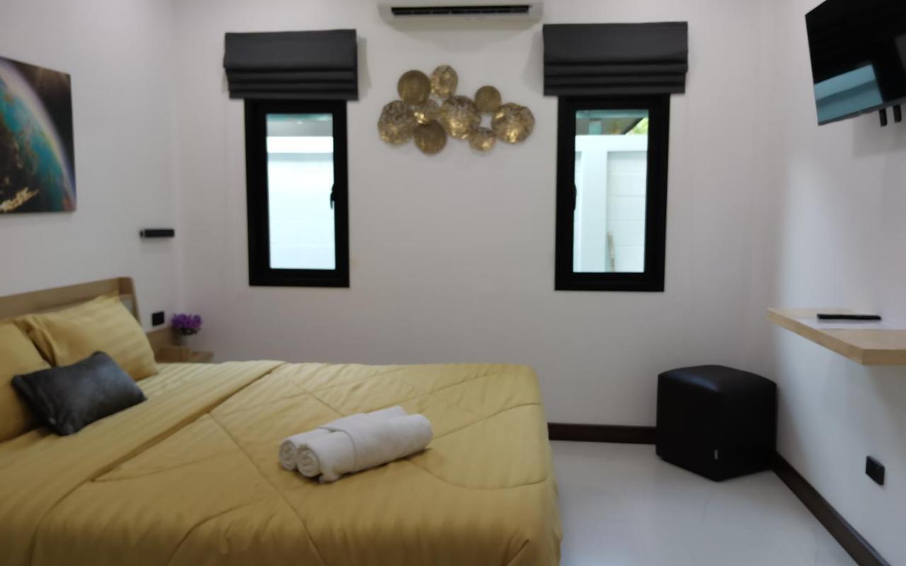 Private Pool Villa With Jacuzzi At Royal Park Village - Walk To The Beach - 6 People - Max 3 Males (Adults Only) Jomtien Beach Zewnętrze zdjęcie