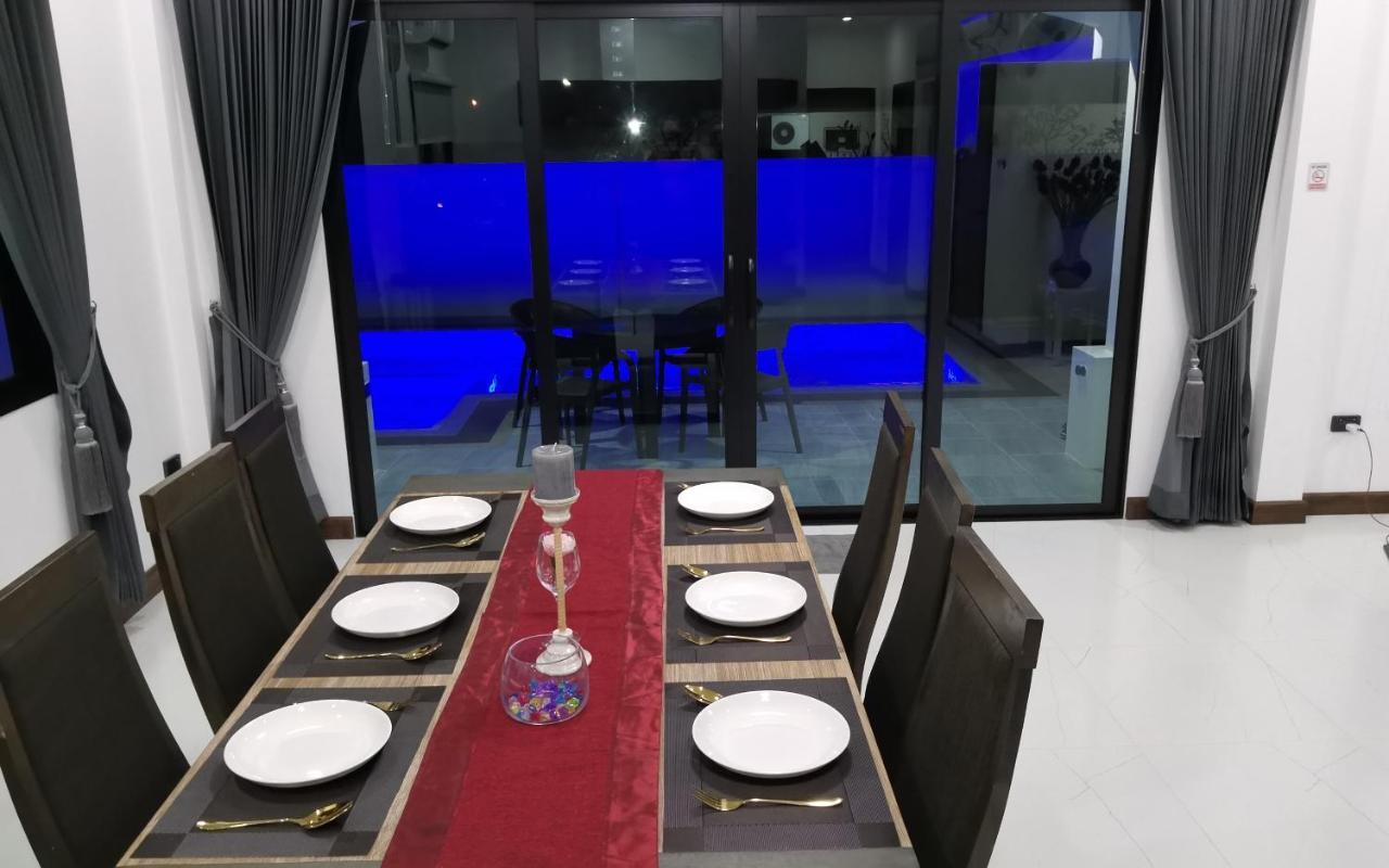 Private Pool Villa With Jacuzzi At Royal Park Village - Walk To The Beach - 6 People - Max 3 Males (Adults Only) Jomtien Beach Zewnętrze zdjęcie